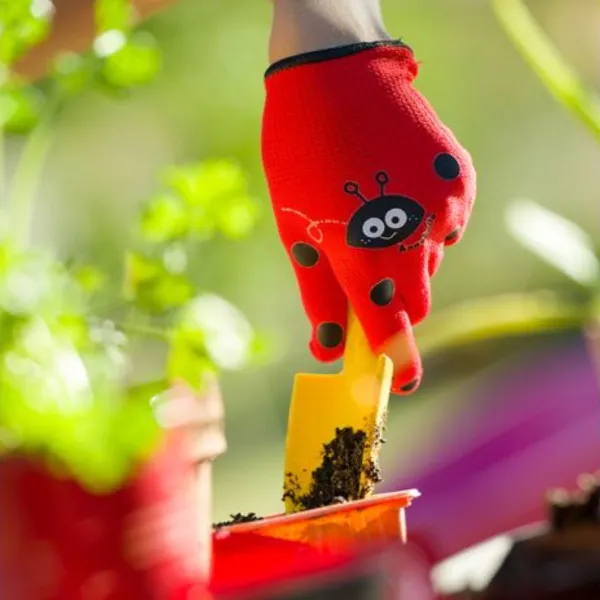 Gants - Rostaing - Gants de jardinage enfant - Anabel la coccinelle - 3-4 ans - MEDIA_EN_SITUATION_1